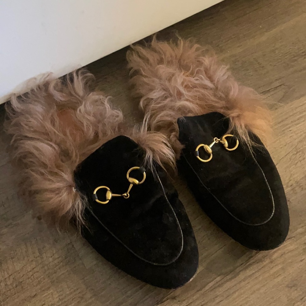 Gucci fur mule